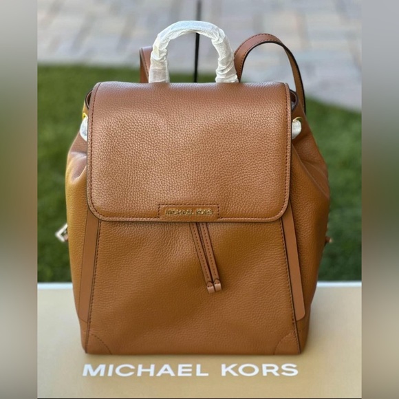 Michael Kors Ginger Medium Backpack with Wallet - Picture 2 of 10